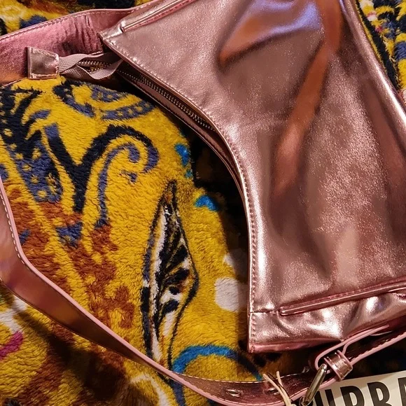 NWT Urban Outfitters Nunoo Vegan Faux Leather Metallic Shoulder Mini Bag - Picture 5 of 12
